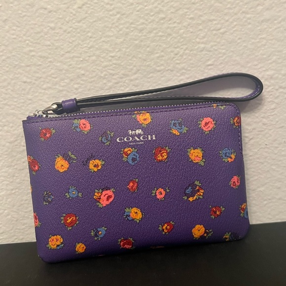 Coach NWT Corner Zip Purple Wristlet With Mini Vintage Rose Print 🌹 - Picture 7 of 7